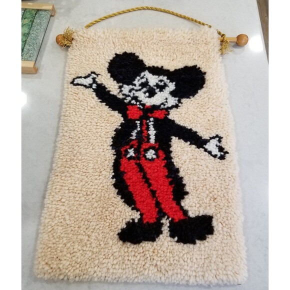 vintage Disney mickey mouse latch hook hanging rug - Picture 1 of 9